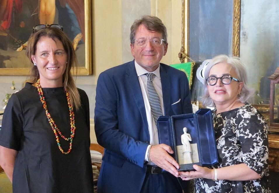 Modena Il sindaco consegna la “Bonissima” a Catia Pedrini 