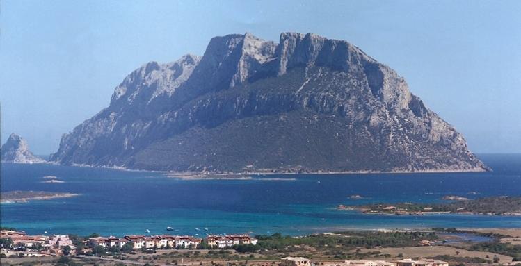 Guerra per la presidenza dell’Amp, Lai candida San Teodoro 