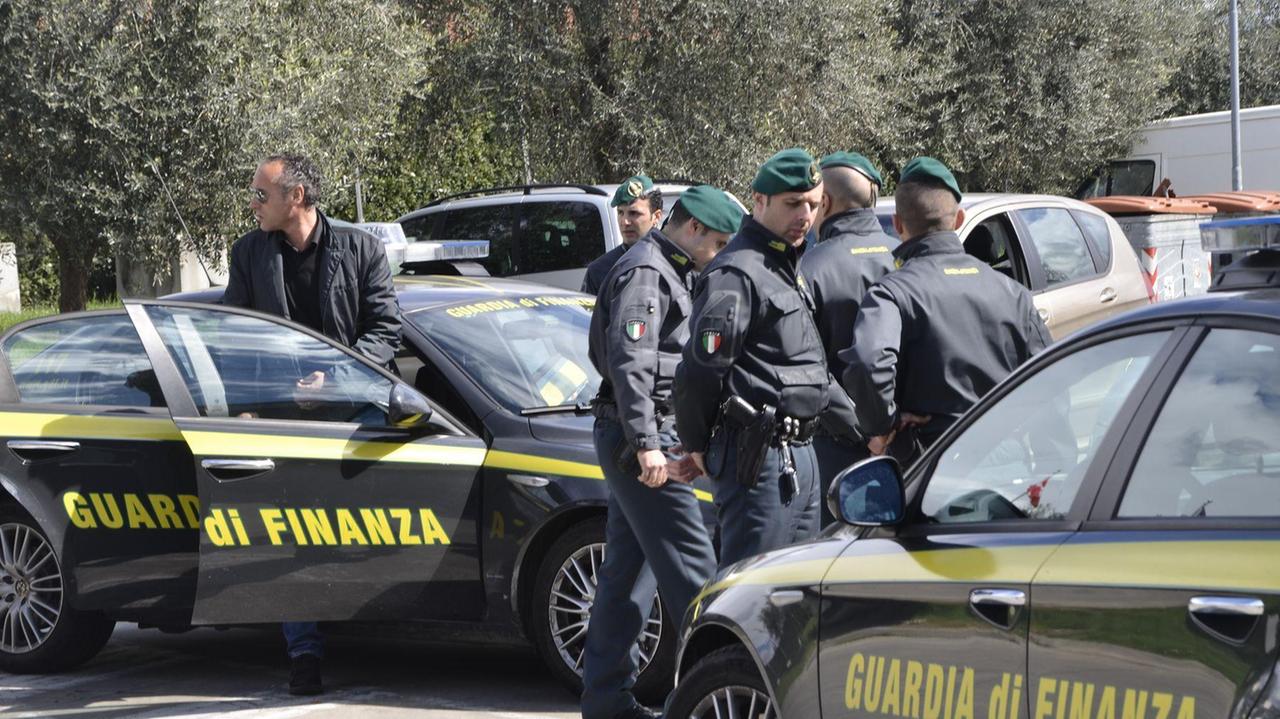 La truffa per incassare 58 milioni, bloccate 32 imprese fiorentine