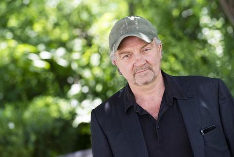 Giovanni Veronesi: «Anche il cinema ha contratto il virus ma si negativizzerà» 