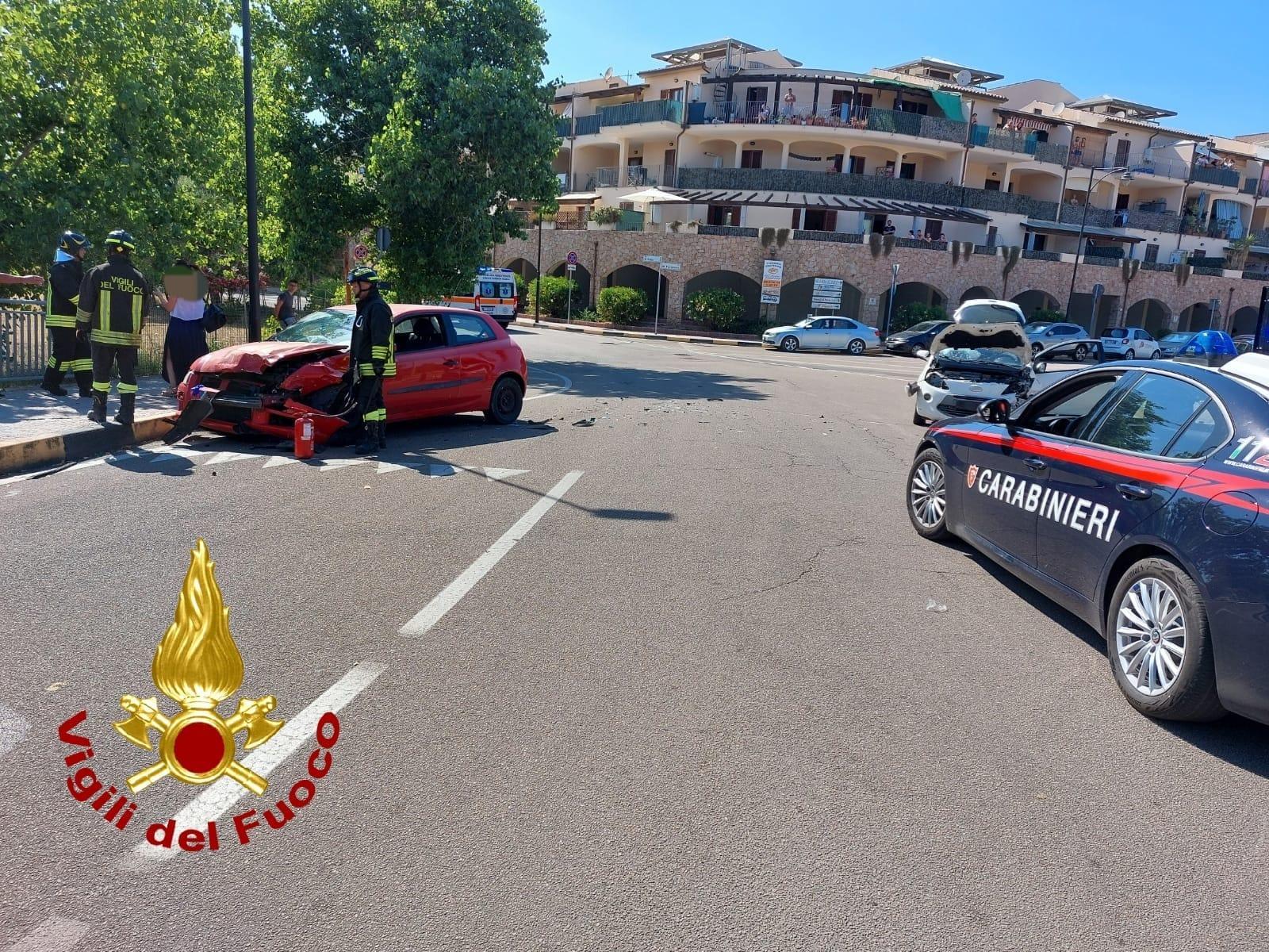 Olbia, scontro fra auto in via Petta: un ferito