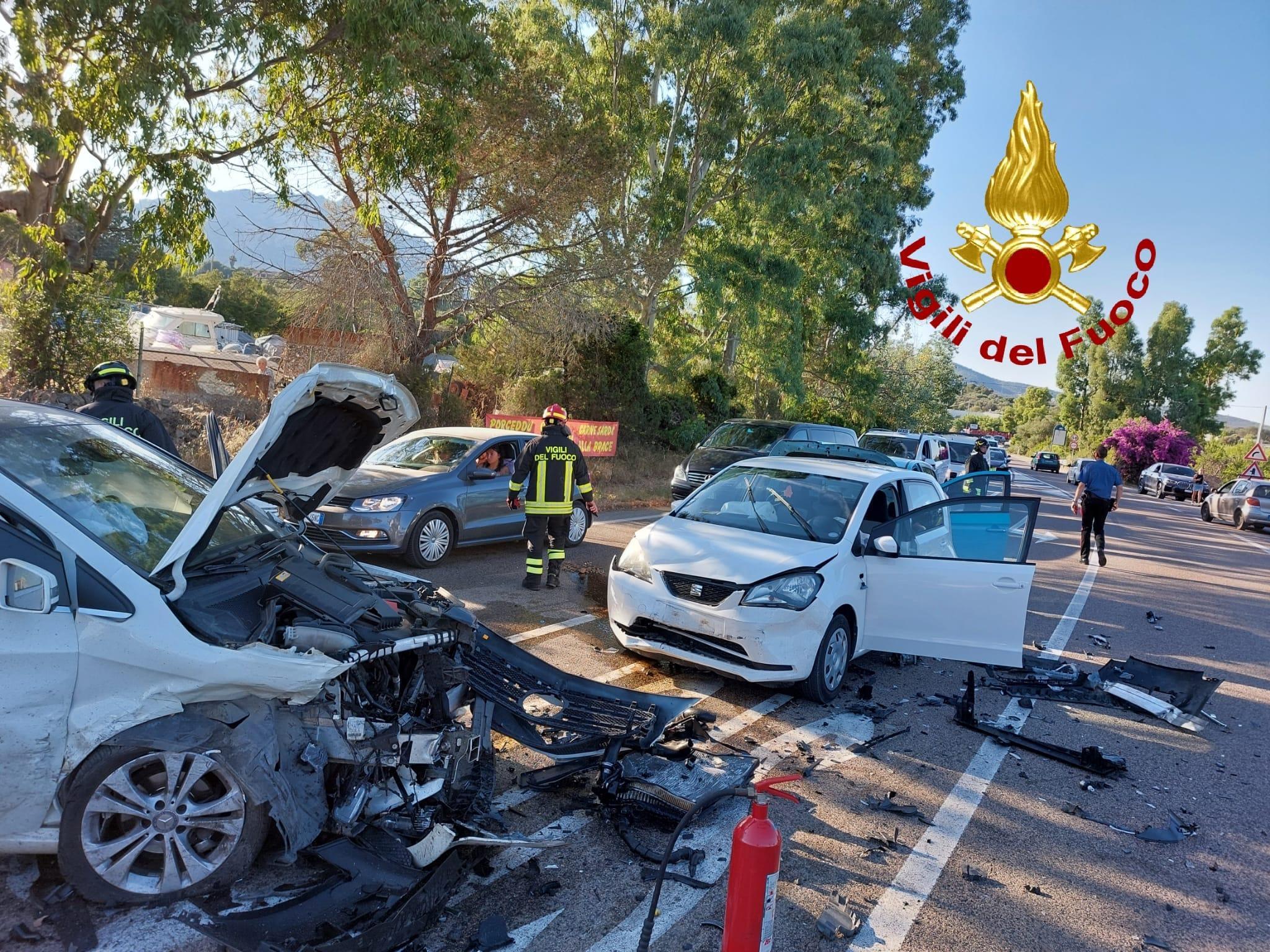 Schianto tra auto sulla Olbia-Porto Rotondo, diversi feriti