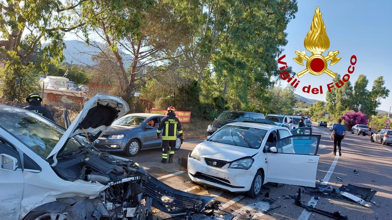 Schianto tra auto sulla Olbia-Porto Rotondo, diversi feriti