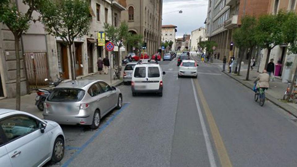 Gli episodi sono avvenuti tra via Croce (sopra) e via Battisti