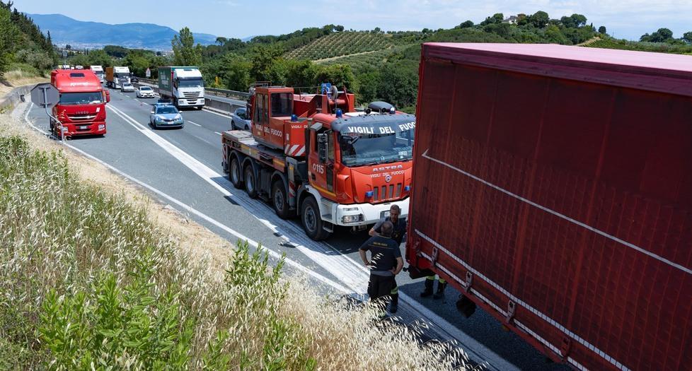 «Perdiamo 30.000 ore di lavoro al giorno»: il punto di Cna sul caos traffico in Fi-Pi-Li 