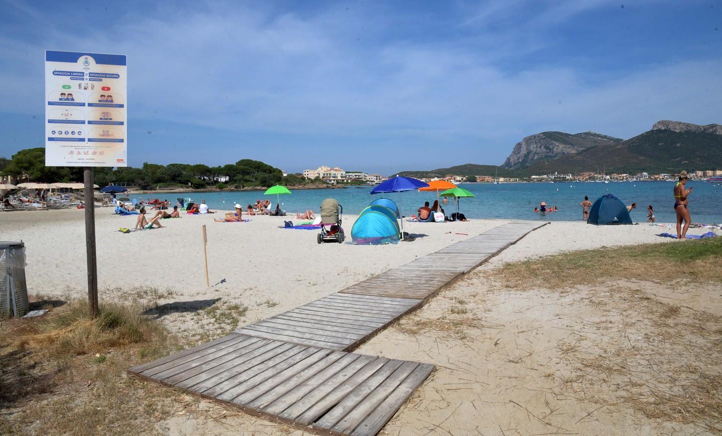 A Golfo Aranci chiuse 4 spiagge 