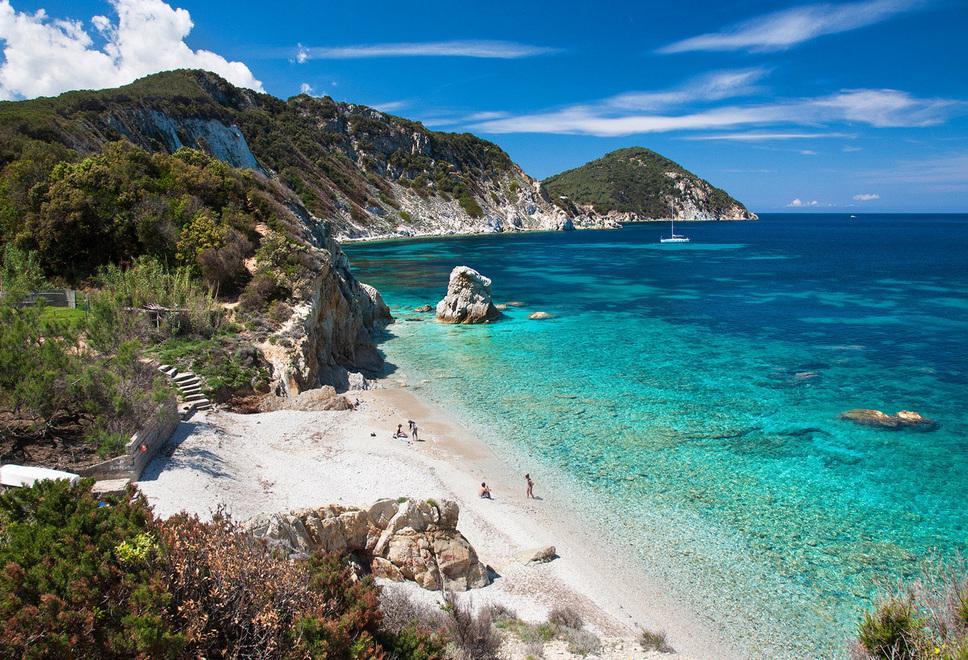 Enfola, stop ai parcheggi selvaggi
