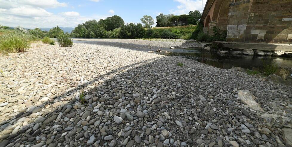 Non solo siccità: le piscine mettono a rischio l’acquedotto