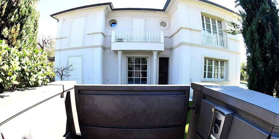 La signora Zelensky al Forte? Una fake news di prima estate