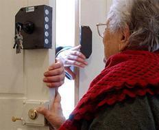 A segno la truffa del frigo, una pensionata nel mirino 