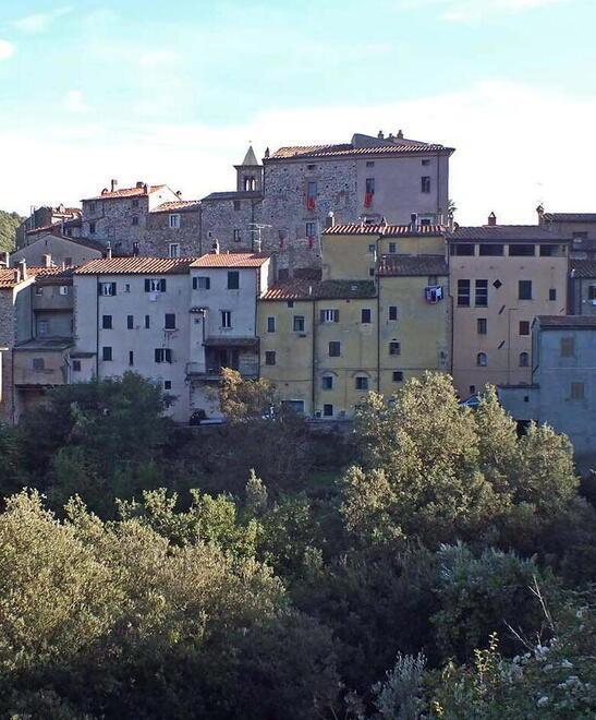 Sassetta, avanti a piccoli passi 