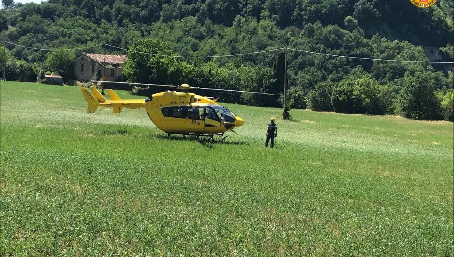 Il giovane pratese è stato soccorso con l'elicottero