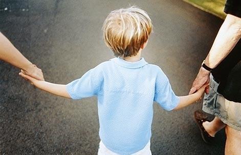 Dalla Barbagia portò il figlio in Belgio: a processo 