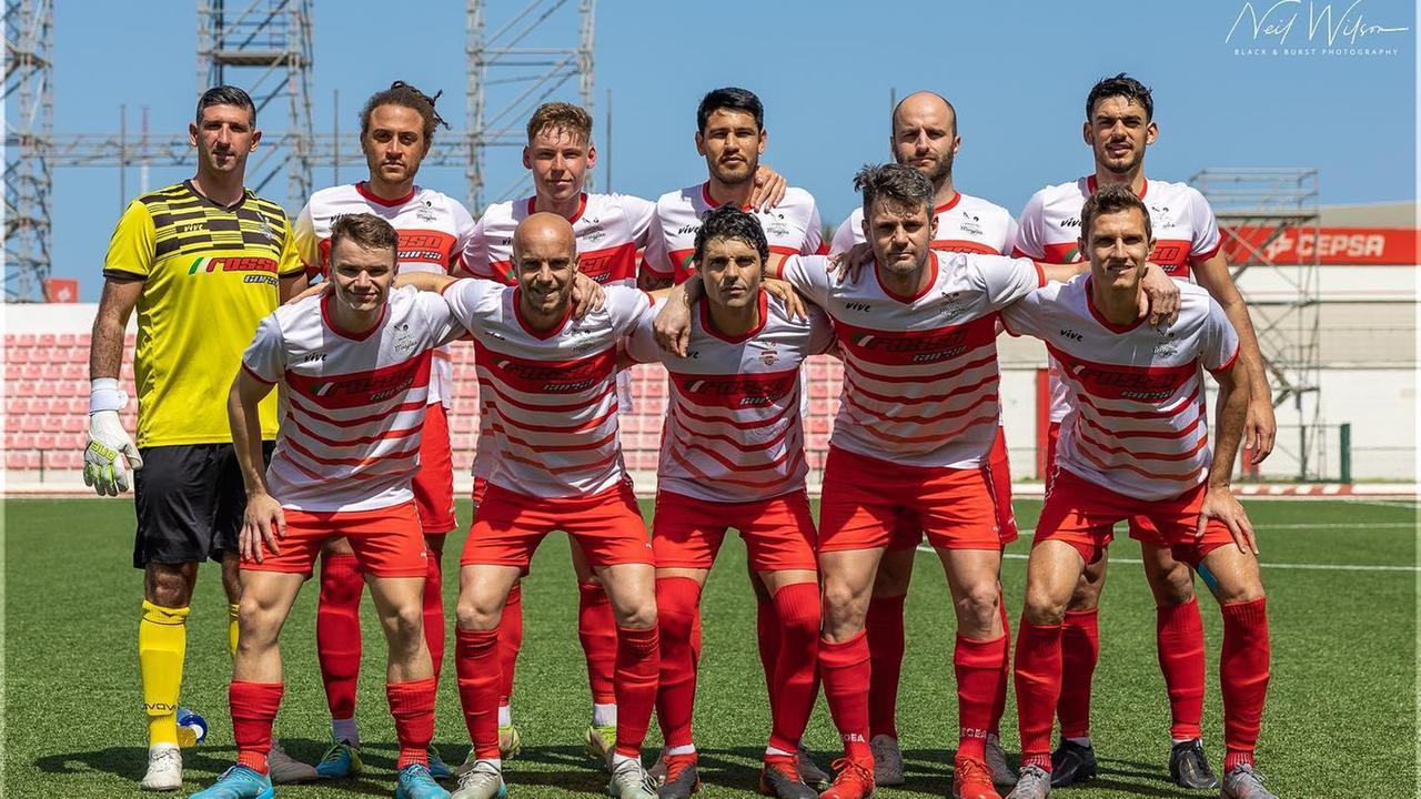 I Bruno’s Magpies prima di una partita ufficiale (Foto dal profilo Fb del club: Neil Wilson)