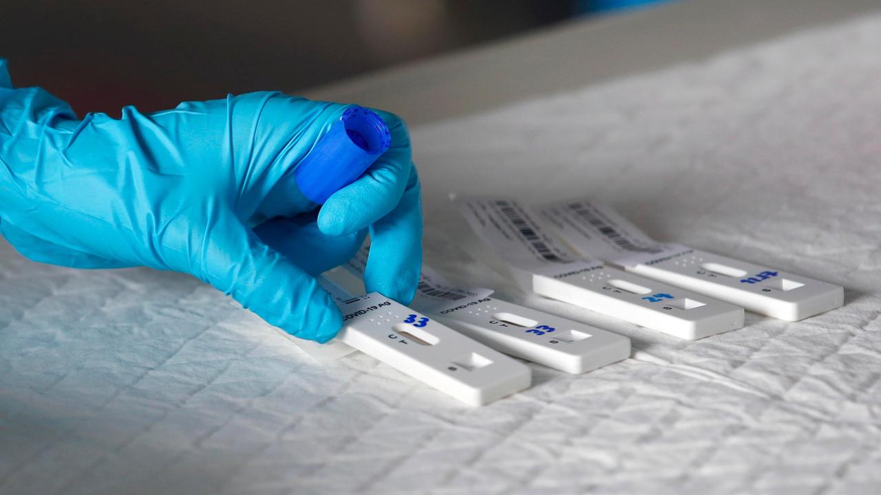 Covid: altri 179 contagi e un decesso nel Ferrarese