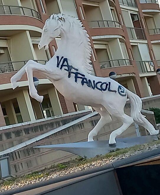 Il cavallino torna sott’attacco