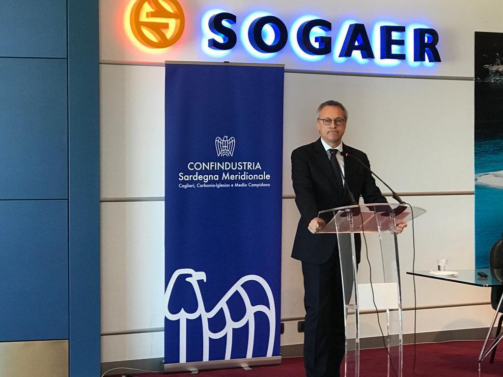 Intervista con Carlo Bonomi: «Energia e mobilità penalizzano la Sardegna»