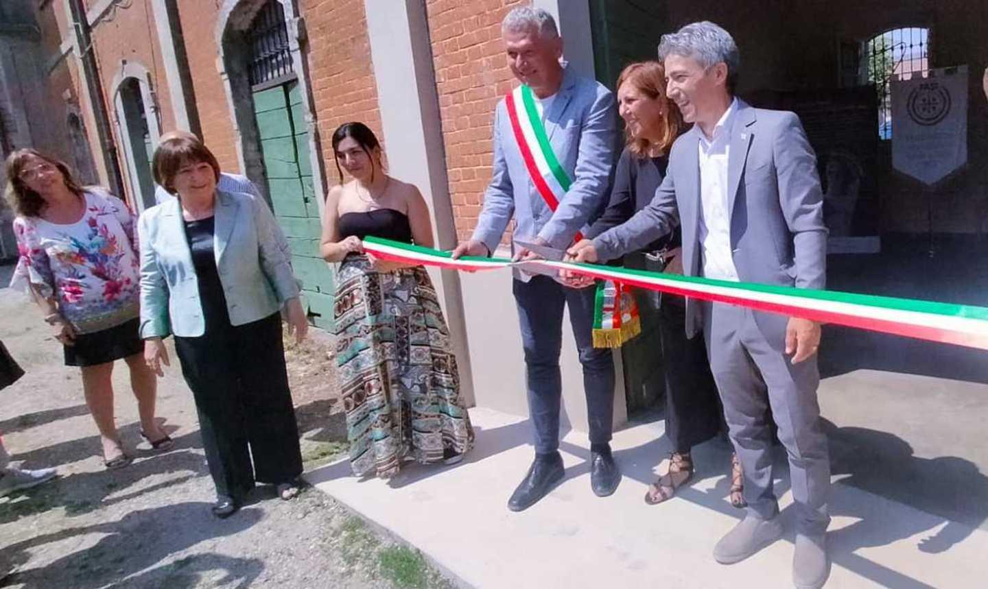 Gli emigrati sardi: «Discriminati nei trasporti. Daremo sempre battaglia» 