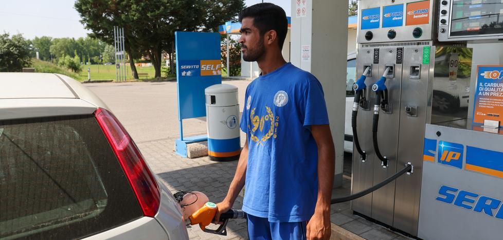 Carburanti, aumenti senza fine anche a Ferrara. L’effetto bonus già superato 