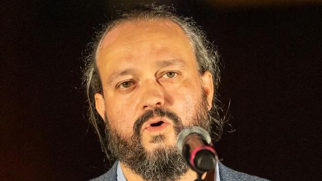 A 11 anni rischia la vita per l’anoressia. Il sindaco di Ferrara: «Serve aiuto specialistico, ovunque»