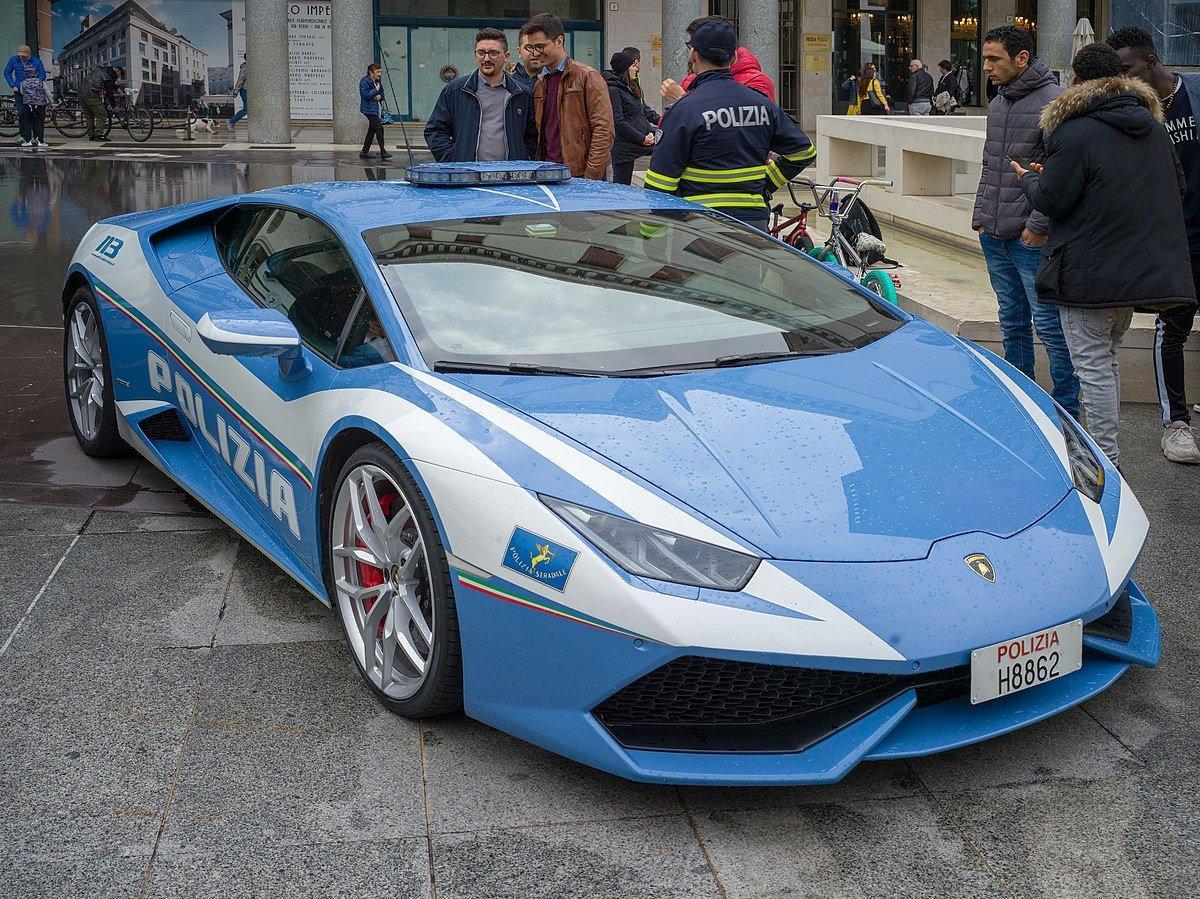 Il bolide Lamborghini della polizia sarà esposta nel weekend a Pontedera