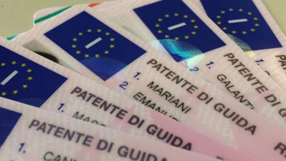 Caos patenti a Firenze, 5.000 in attesa e per molti la licenza è scaduta