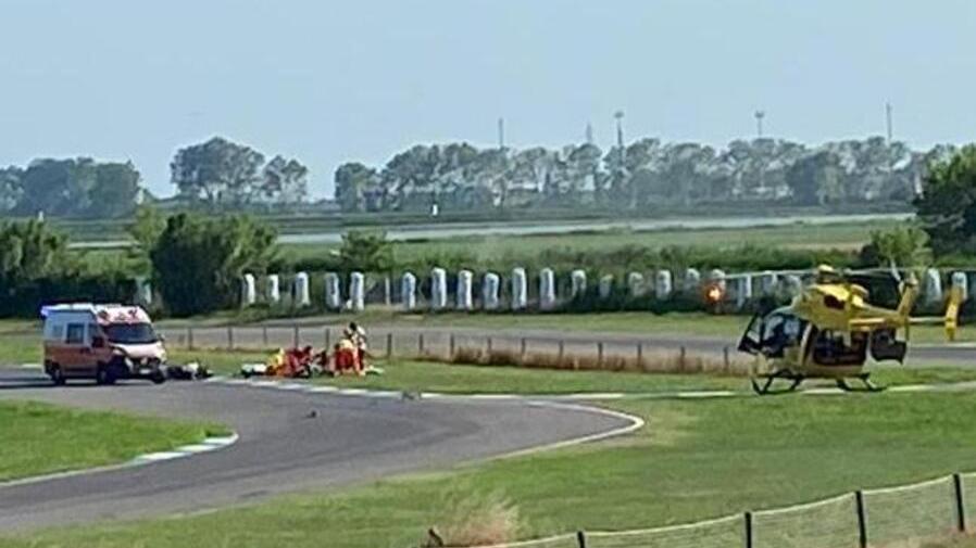Cade dalla moto e viene investito sul circuito Pomposa
