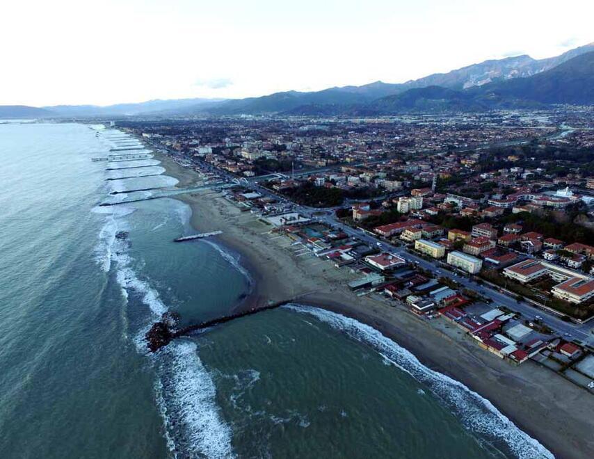 Estate al via: alberghi e hotel, nella provincia apuana ci sono ancora posti di lavoro 
