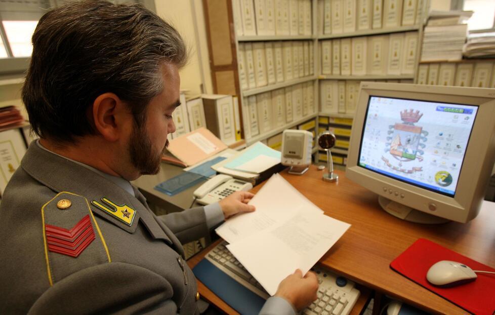 Pistoia, in 50 frodavano l’Inps: intascati redditi di cittadinanza per oltre 400mila euro