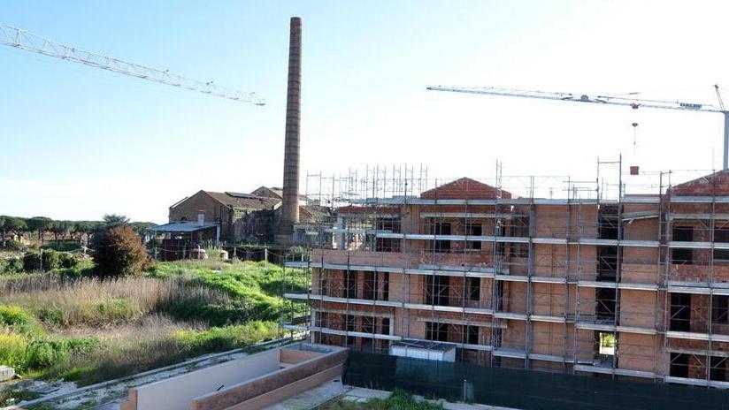 La vecchia fabbrica adesso ospita un villaggio residenziale