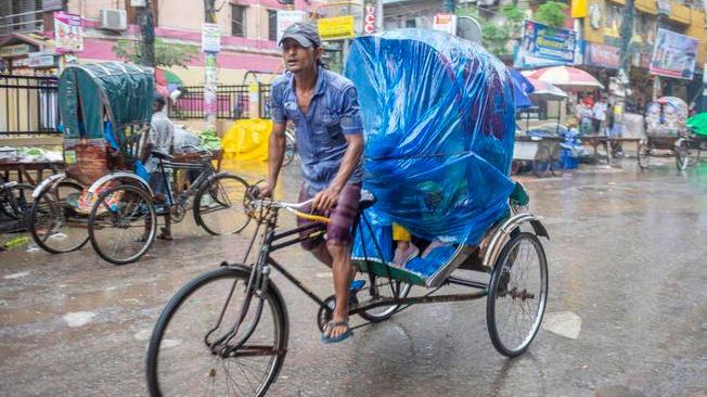 Decine di morti in Asia meridionale per le piogge monsoniche
