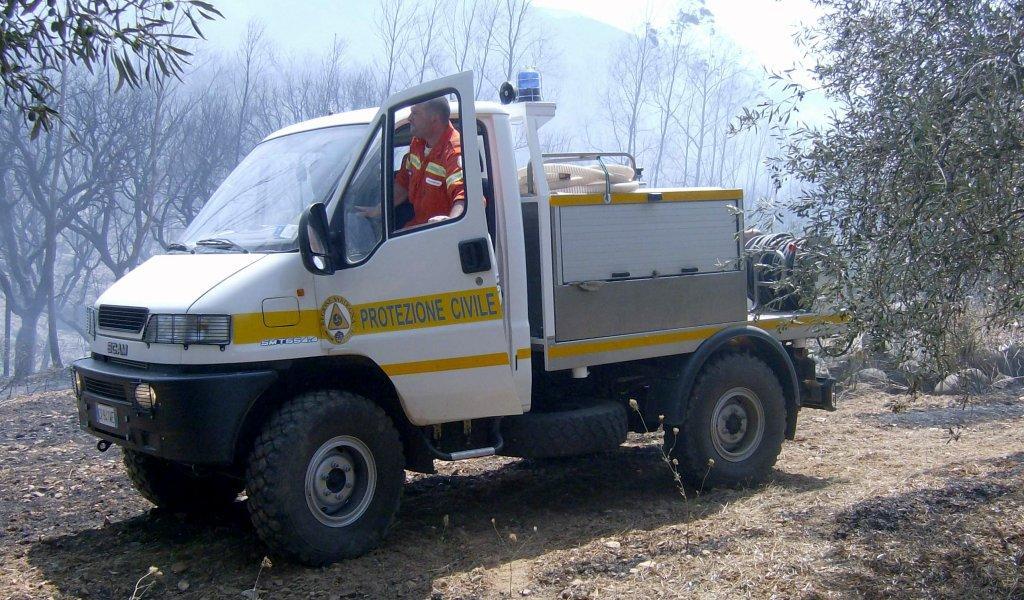 Villamar, fiamme lambiscono una casa di riposo