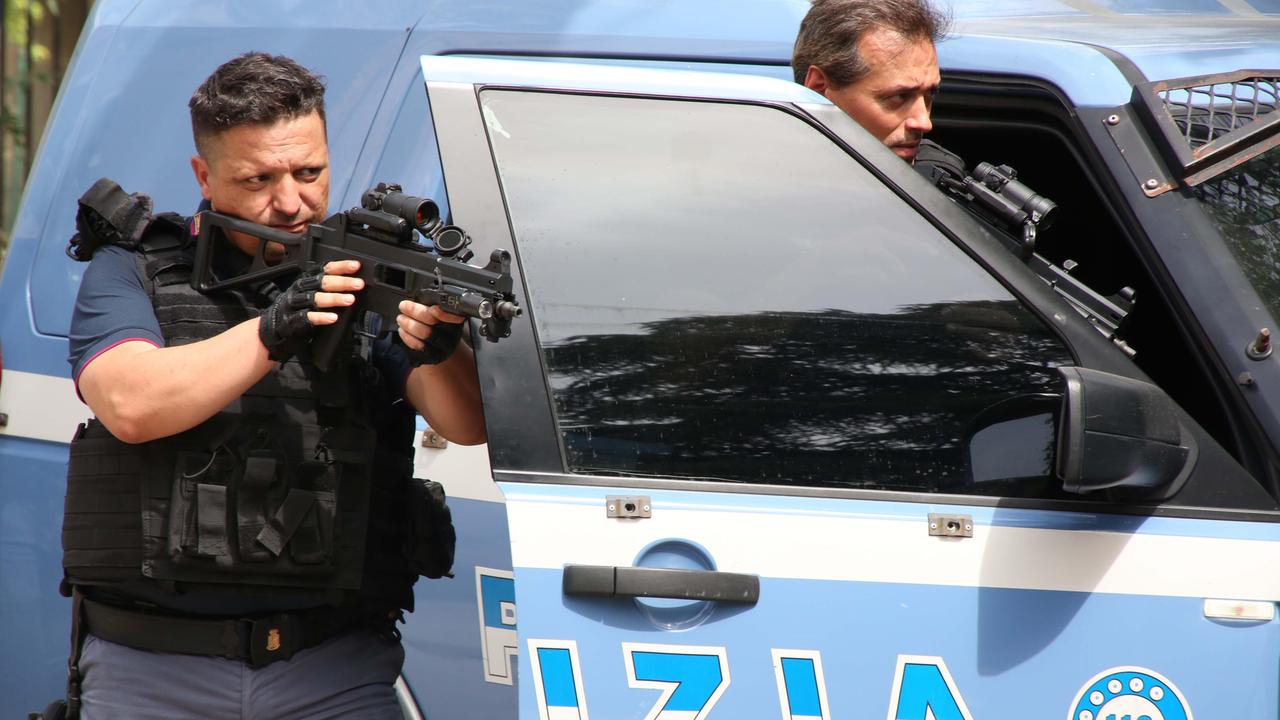 «Agenti, correte presto». A Reggio Emilia la Polizia inscena un finto sequestro