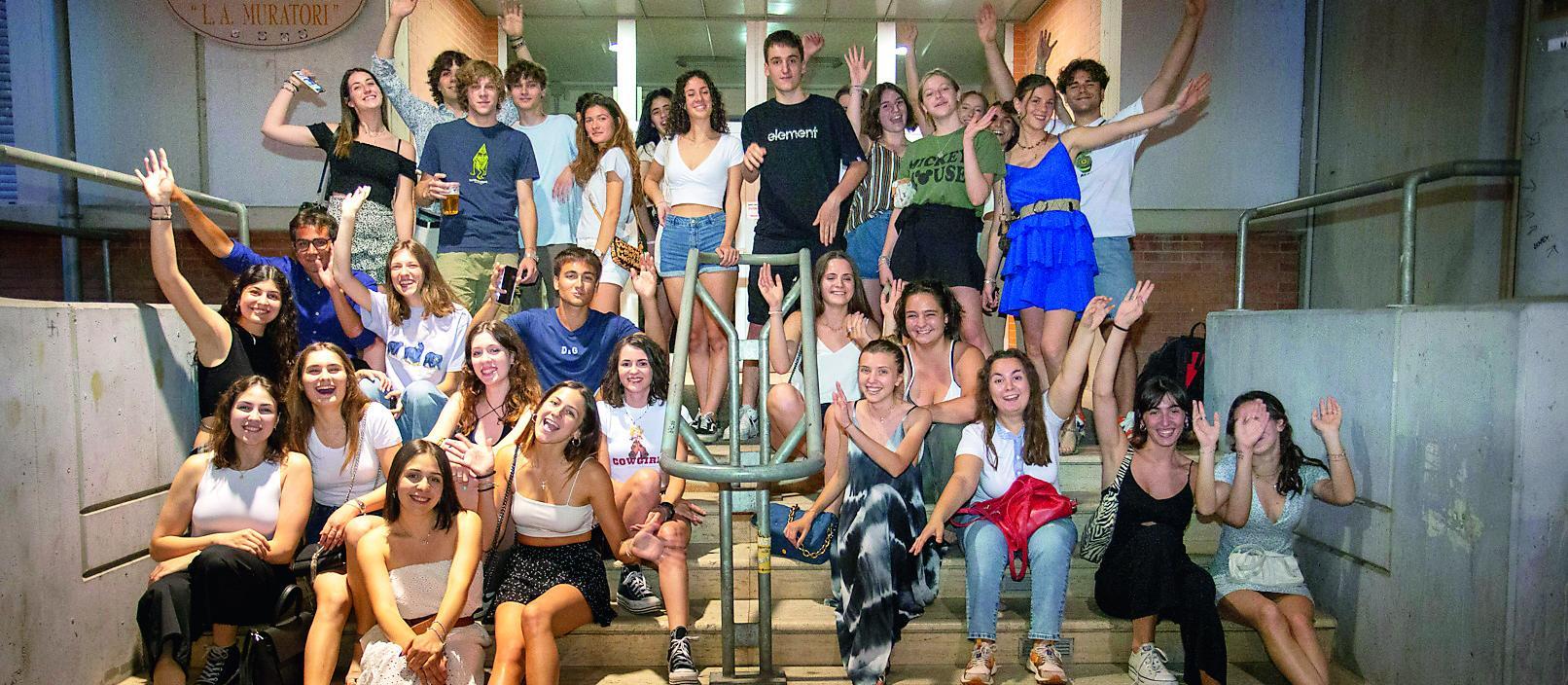 Modena, gli studenti del "Muratori" cantano la loro... "Notte prima degli esami" 