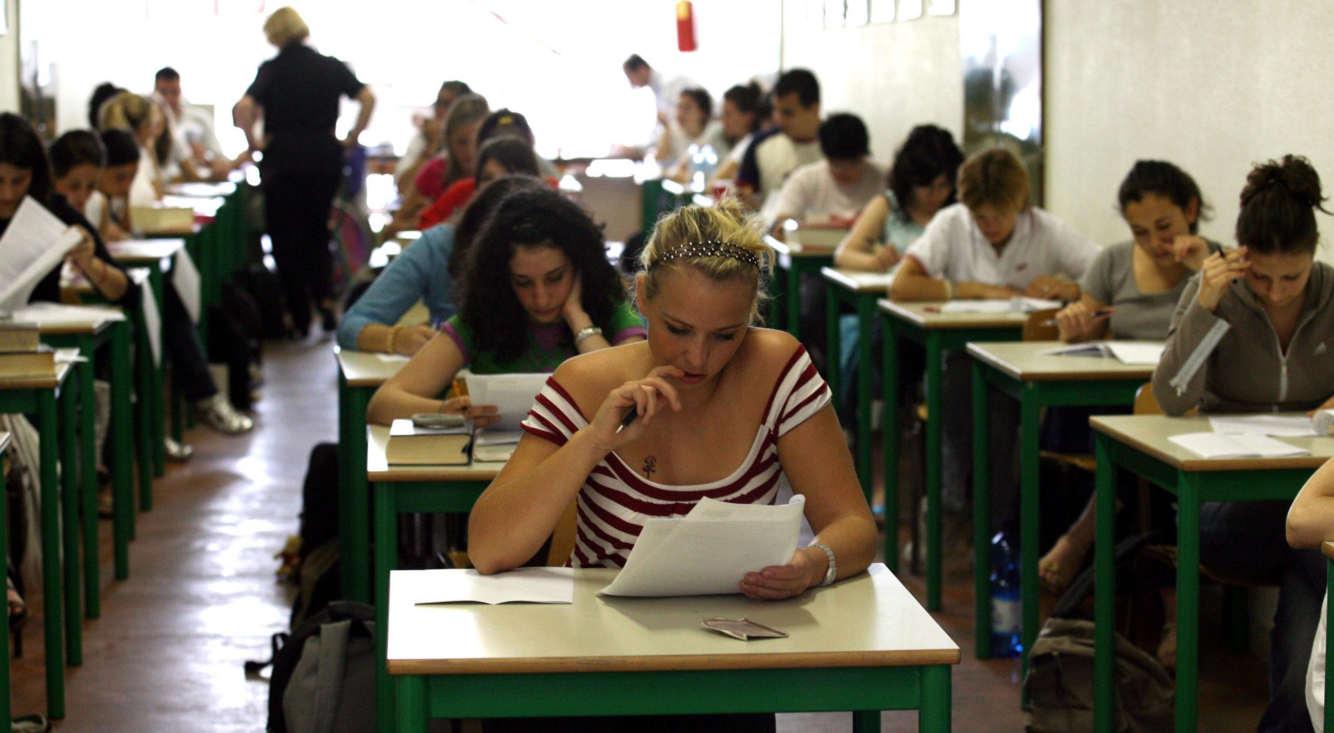 Maturità, tracce di italiano: Pascoli, Segre ma anche musica e Covid