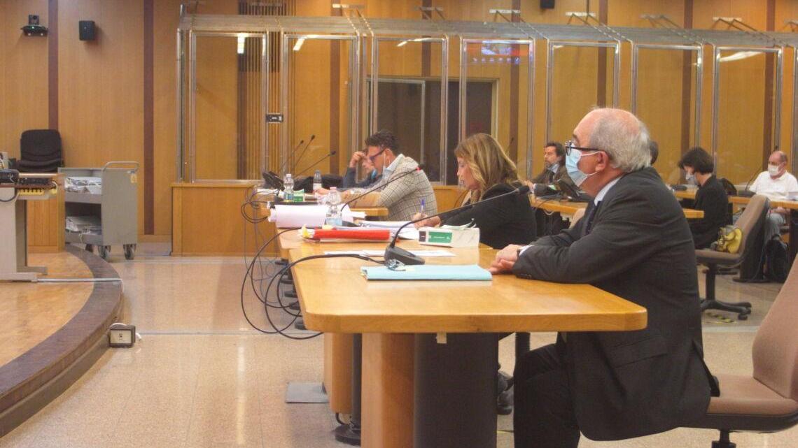 Un'udienza della Corte d'assise di Ravenna sull'omicidio Minguzzi