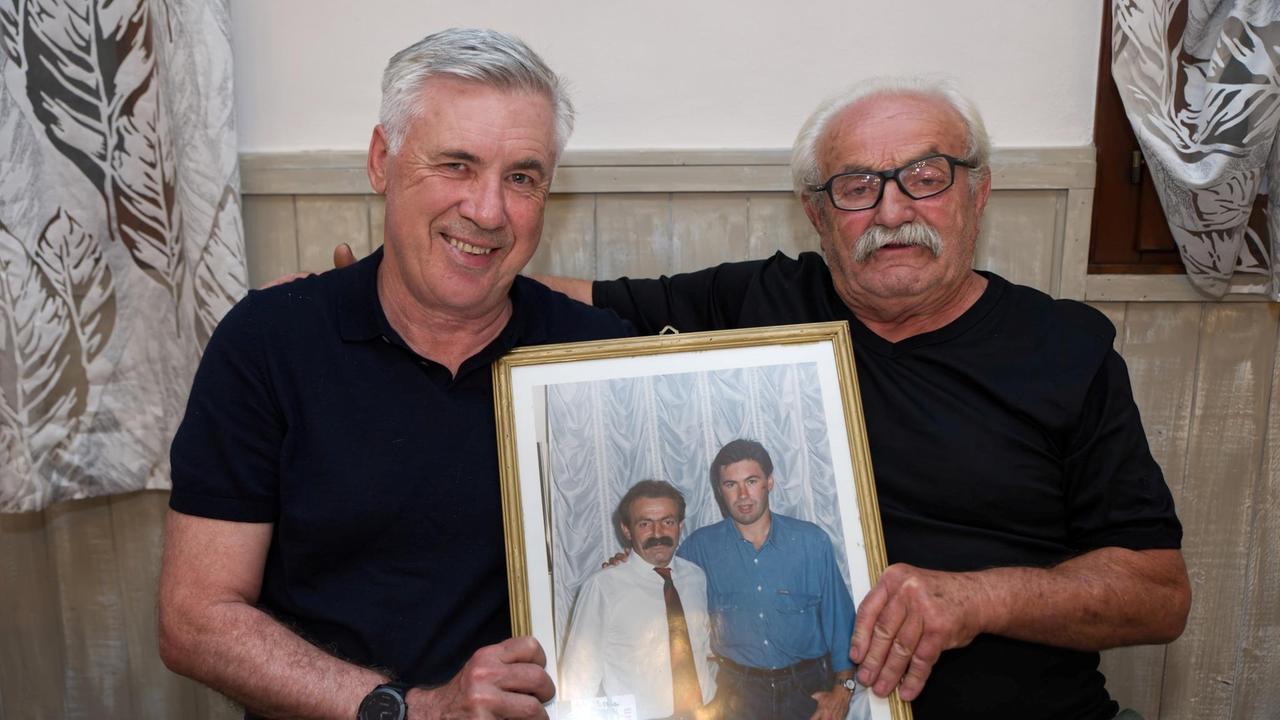 Carlo Ancelotti a cena a Novellara assieme ai famigliari e agli amici