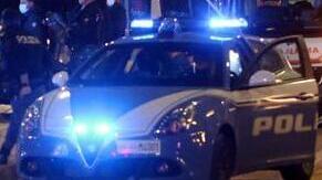 Modena Una rapina e tre negozi saccheggiati di notte Scoperto grazie alle tracce di sangue