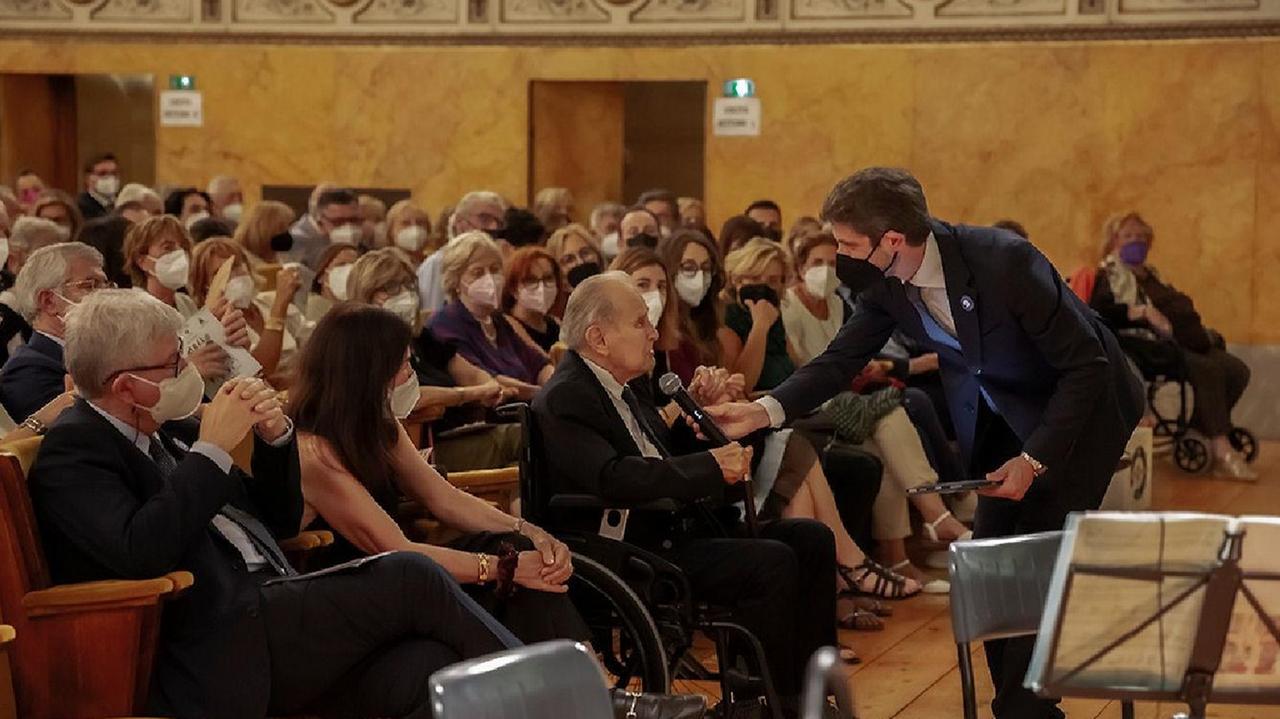 Bruno Bardi in prima fila lo scorso 31 maggio al Teatro Verdi di Pisa