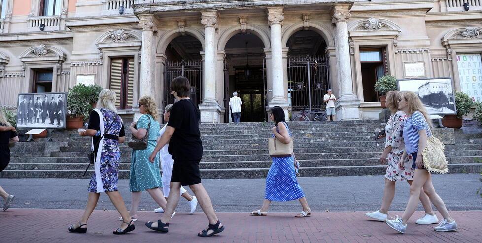 Con il caldo torna l’ottimismo, invasione di turisti a Montecatini