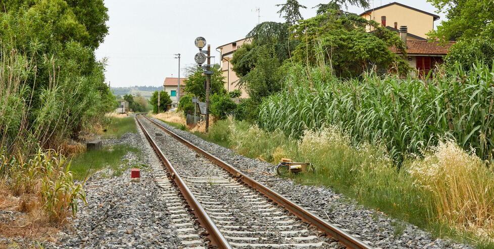 un tratto della linea ferroviaria tra Empoli e Granaiolo, nel comune castellano