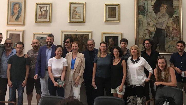 L'affollata conferenza stampa di presentazione