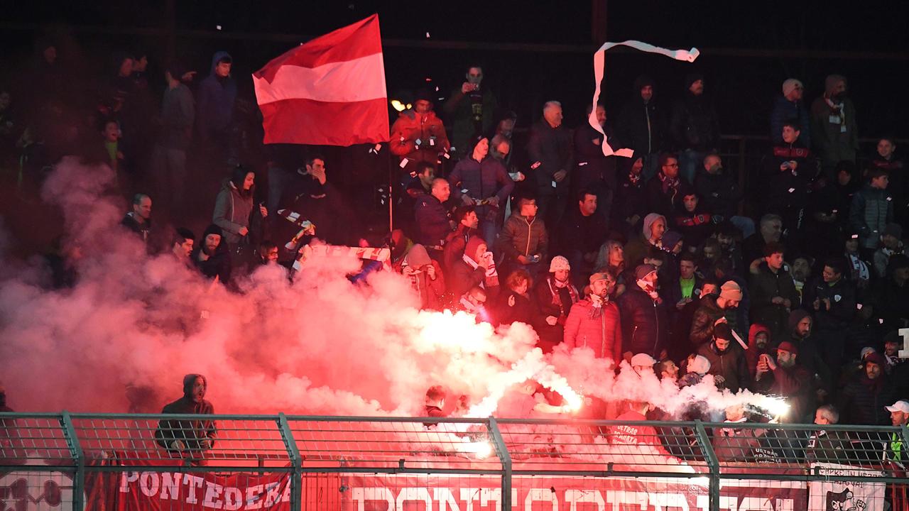 Tutto pronto per la festa dei tifosi del Pontedera: lo stadio Mannucci si accende di passione
