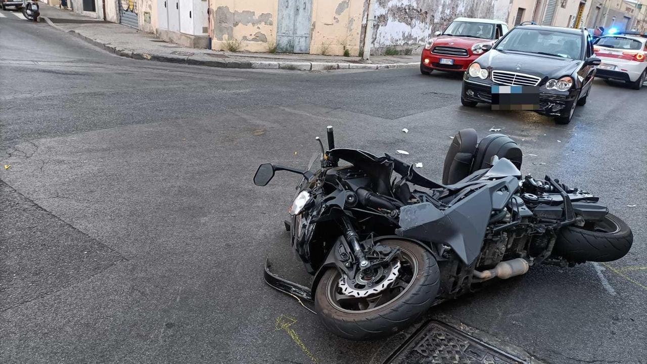 Lo scooter sull'asfalto