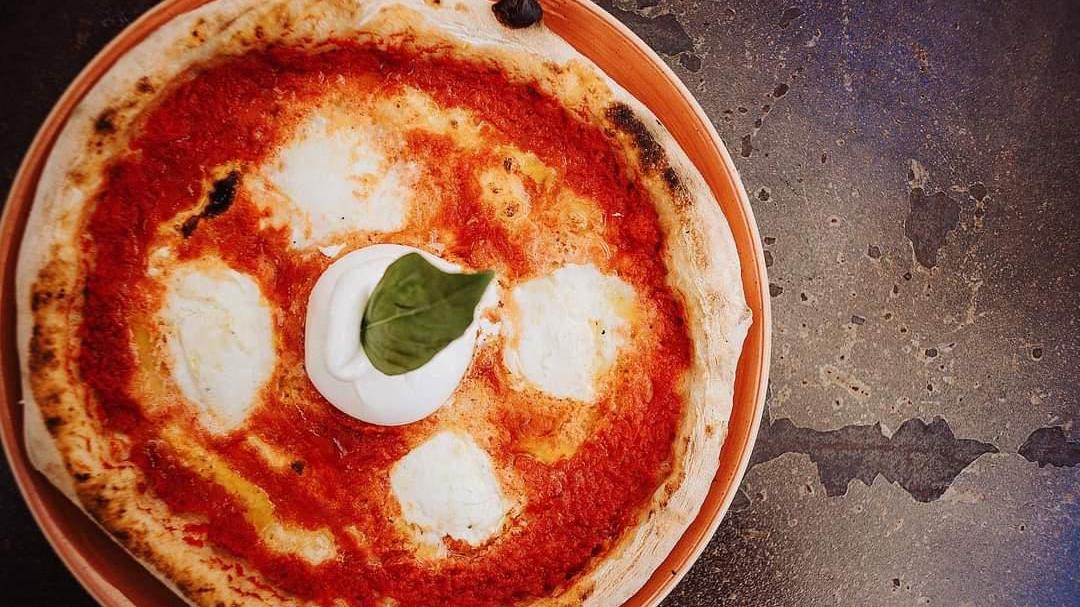 Pizzaioli toscani contro Briatore: "Ecco la formula per calcolare il costo reale della pizza"