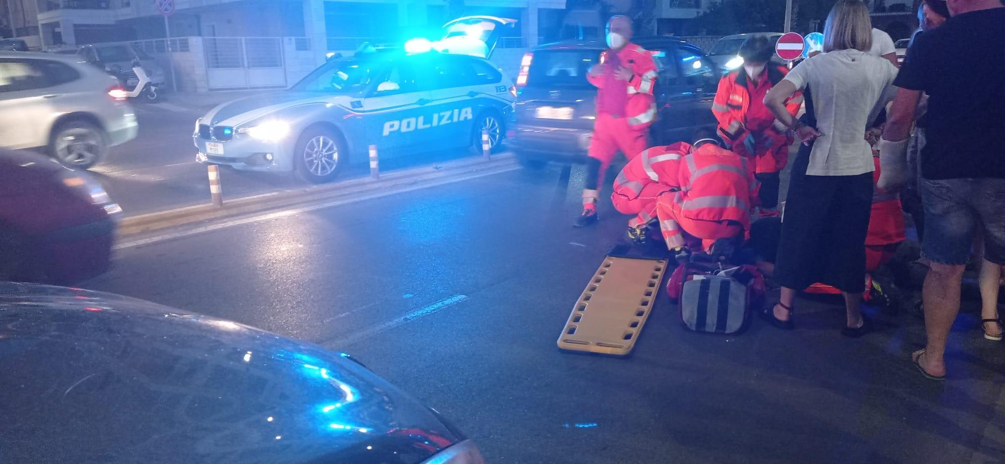 Alghero, ciclista investito sulle strisce mentre trasporta la bici