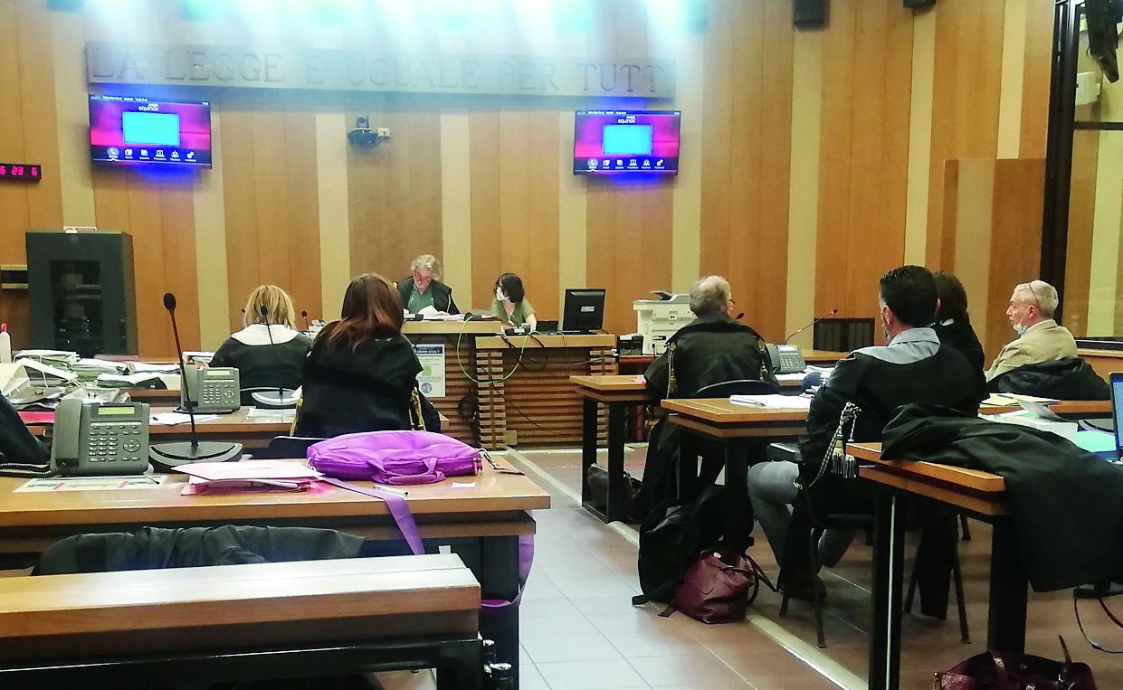 «L'artigiano non morì d'infarto, cadde da un ponteggio di fortuna»