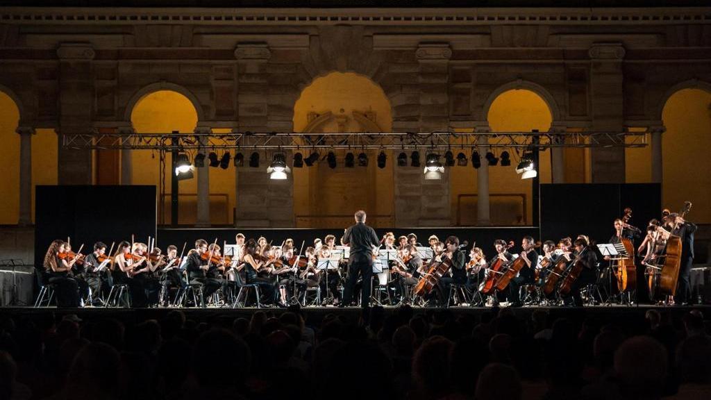 Reggio Emilia. L’omaggio del Peri al popolo ucraino