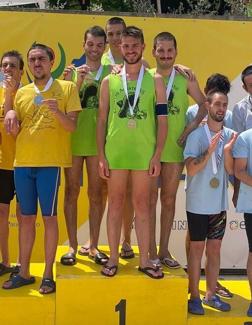 Gli atleti dell'AlbatroSS sul podio