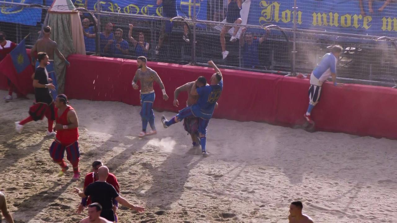 Il sabbione si colora di azzurro: trionfo di Santa Croce al Calcio fiorentino
